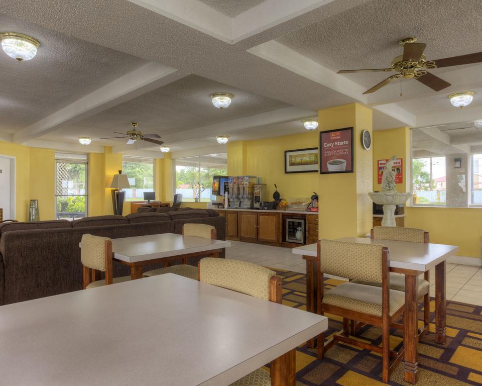 Econo Lodge Byron Eksteriør bilde