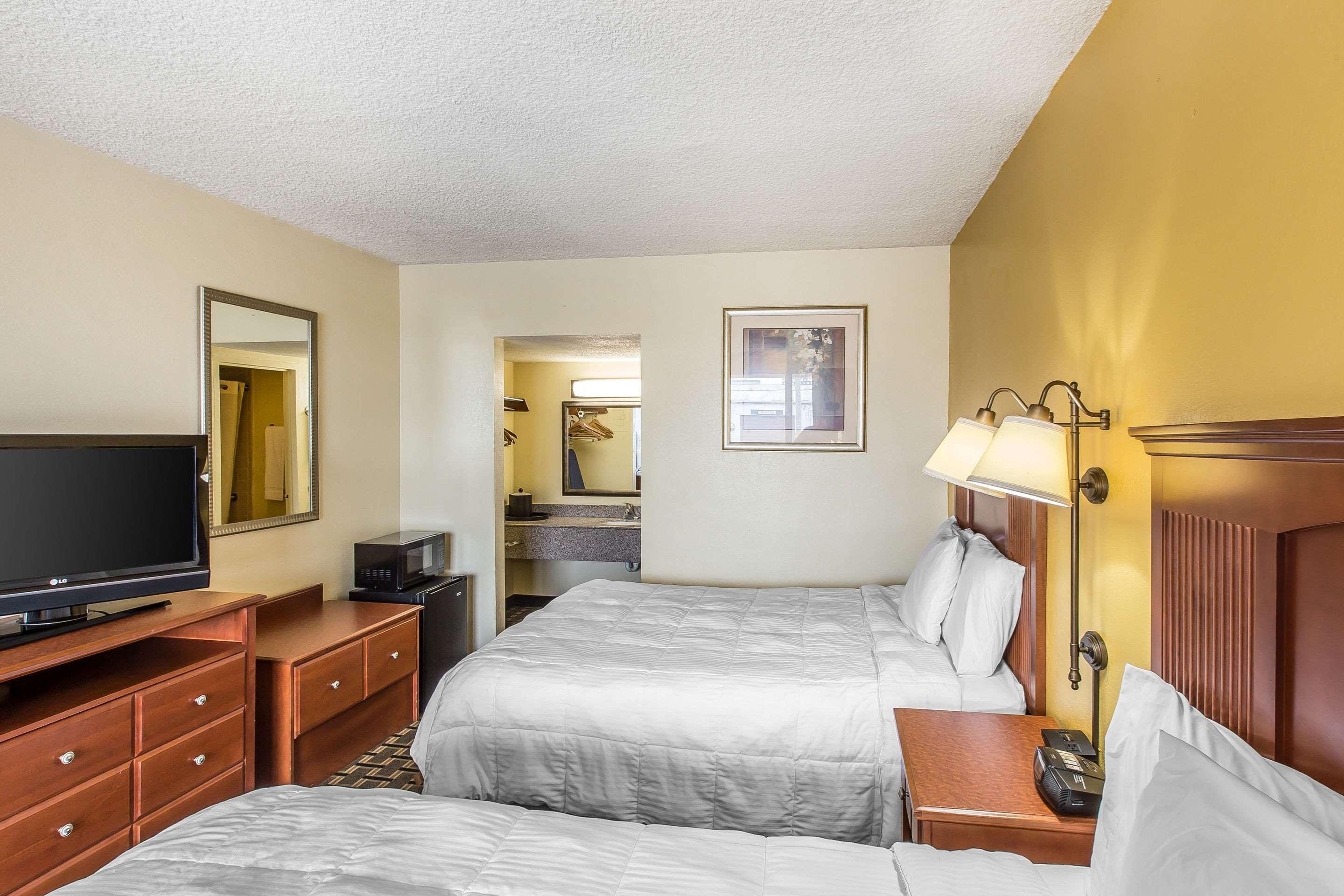 Econo Lodge Byron Eksteriør bilde