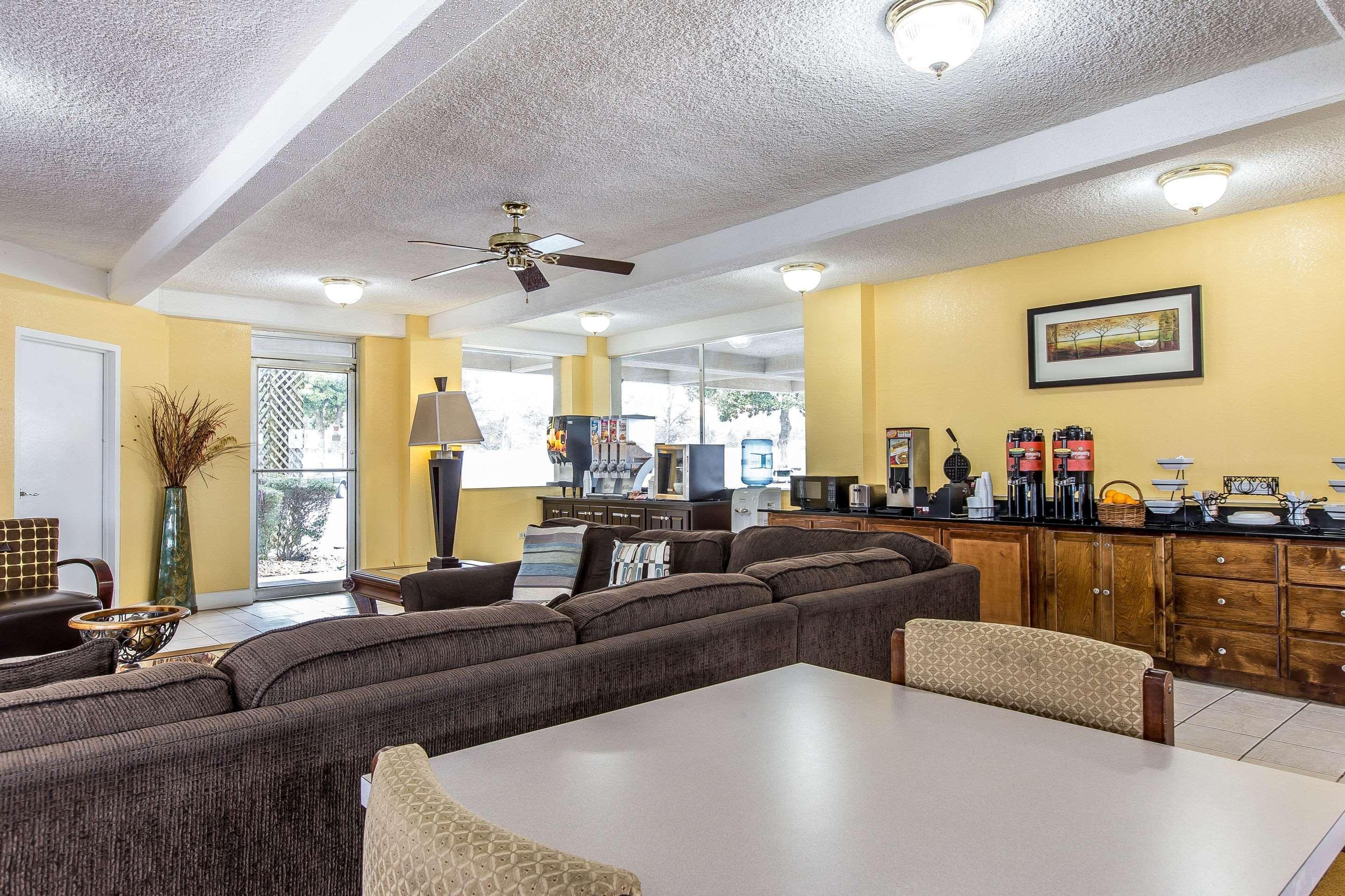 Econo Lodge Byron Eksteriør bilde