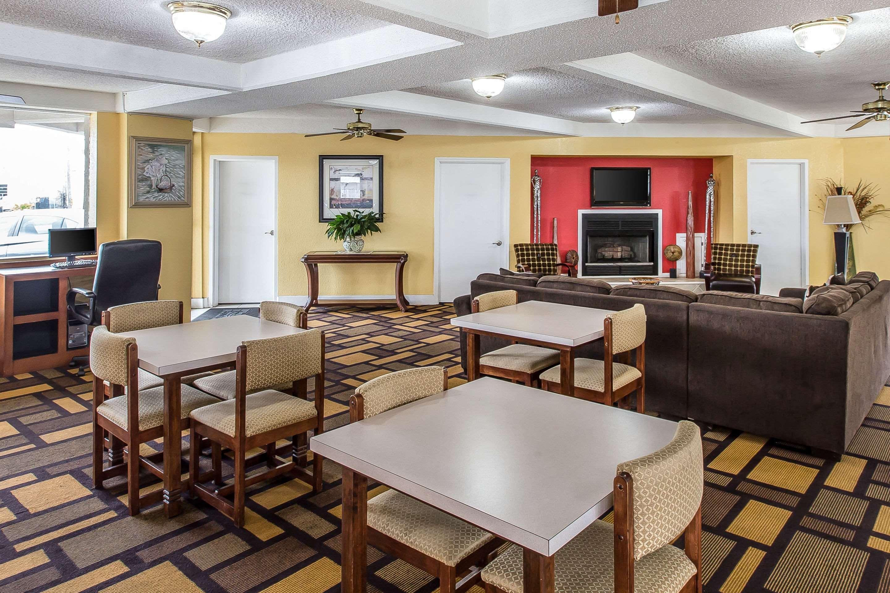 Econo Lodge Byron Eksteriør bilde
