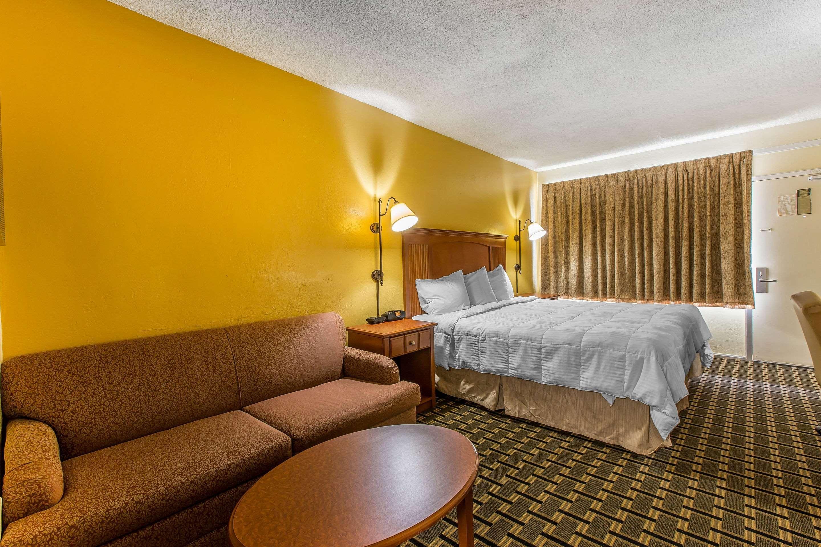 Econo Lodge Byron Eksteriør bilde