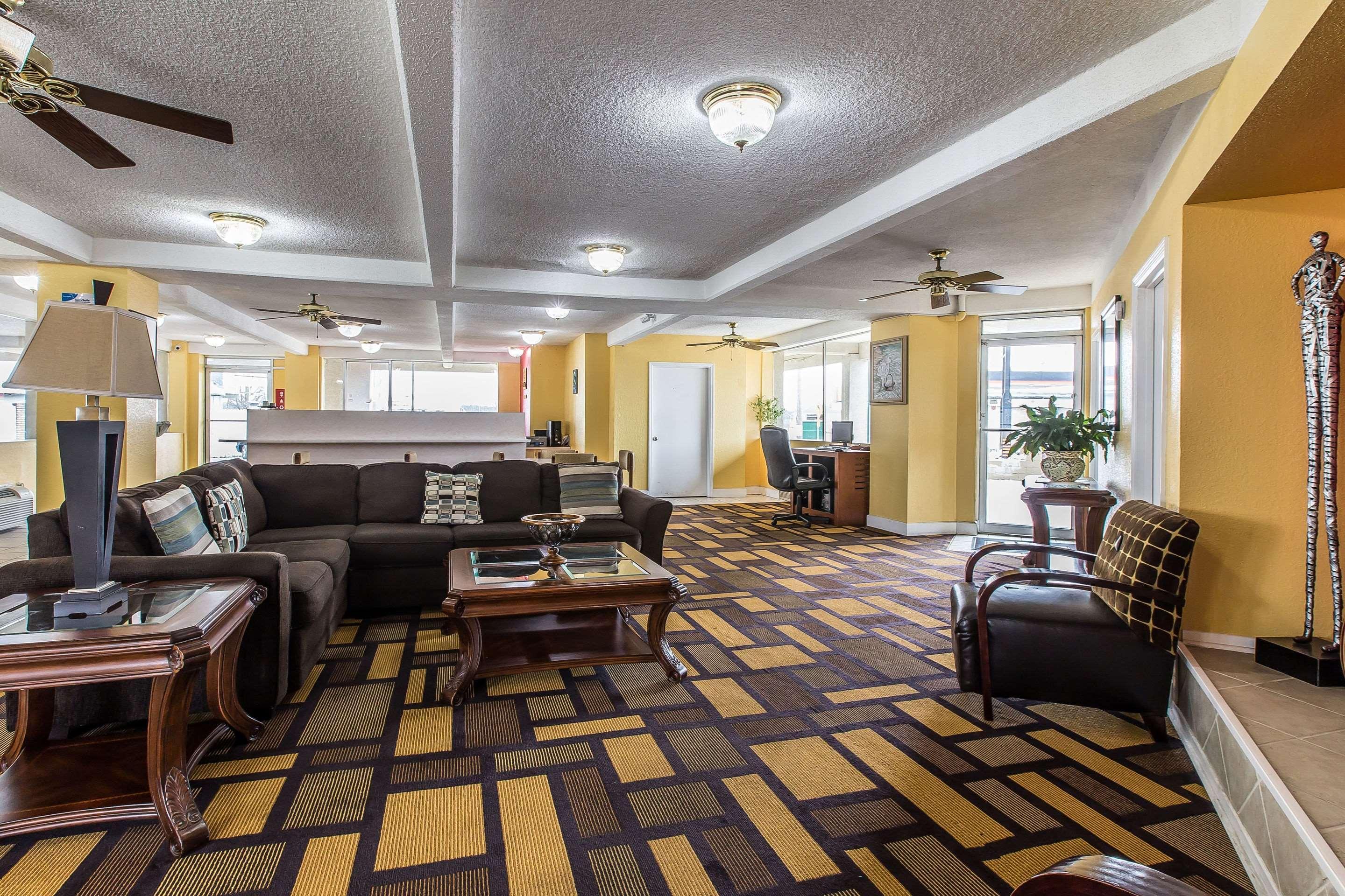 Econo Lodge Byron Eksteriør bilde