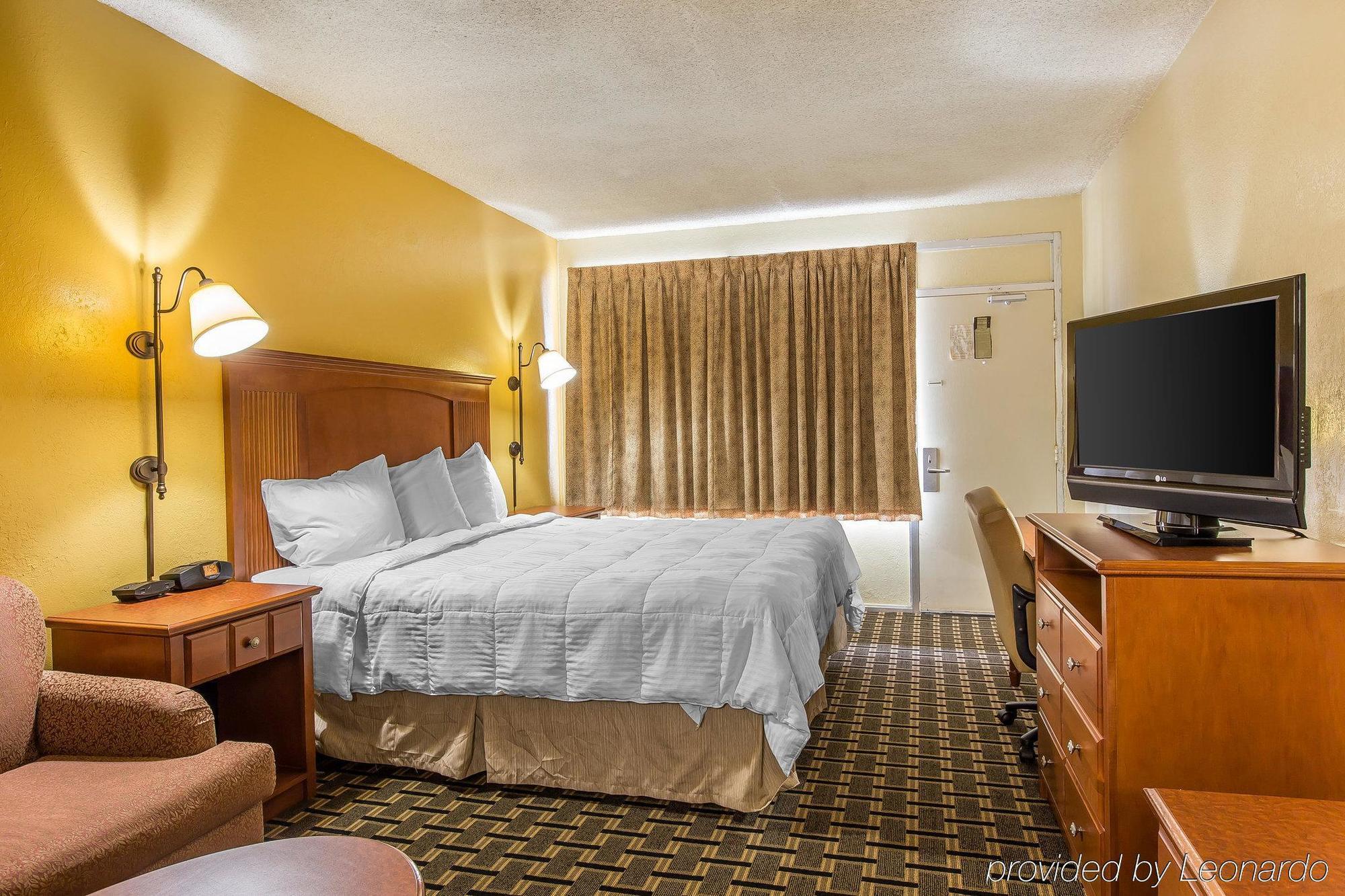 Econo Lodge Byron Eksteriør bilde